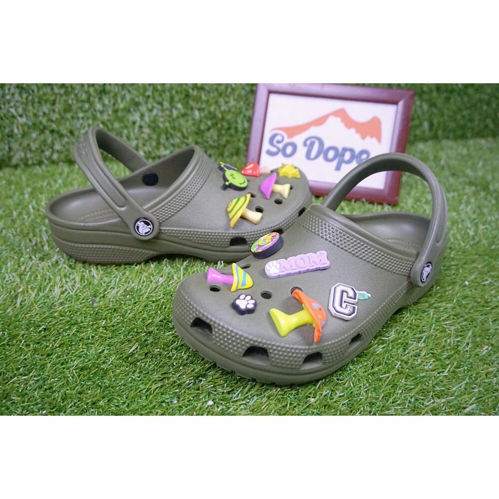 Croc Classic Clog with Plenty of Charms - Women's Size 7 / Men's Size 5